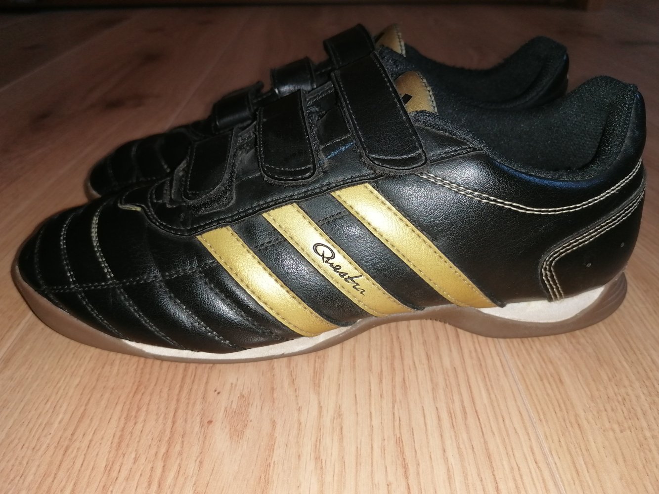Adidas Questra Hallenschuhe Hallenfußballschuhe Fußballschuhe Gr. 40 2/3