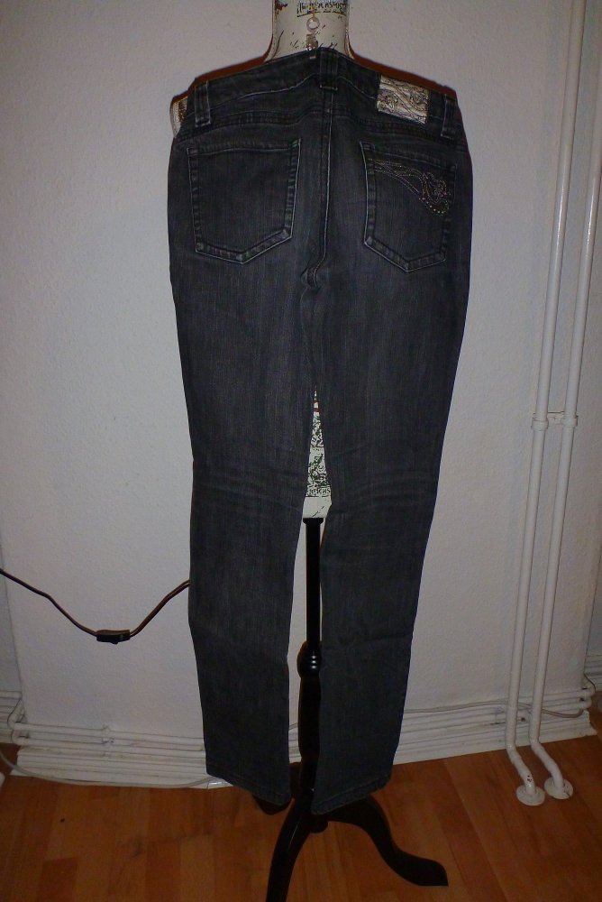schwarze Röhrenjeans Gr. 36/S