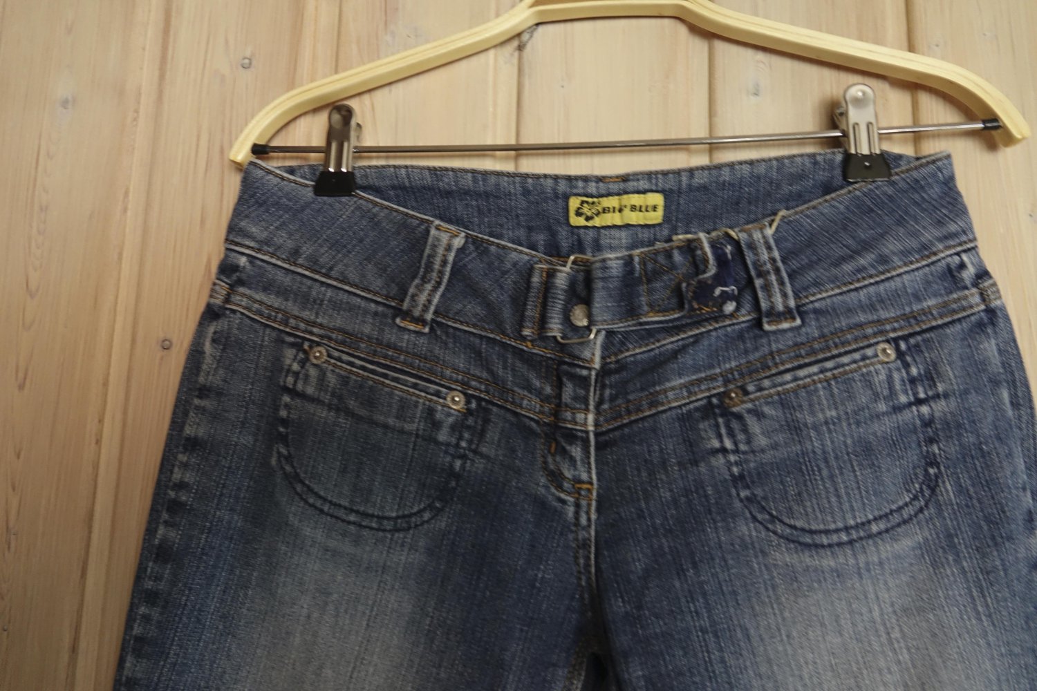 Schöne 3/4 Jeans-Hose