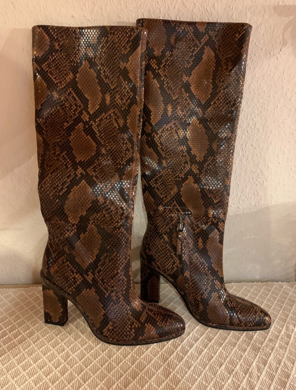 Stiefel Schlangenoptik