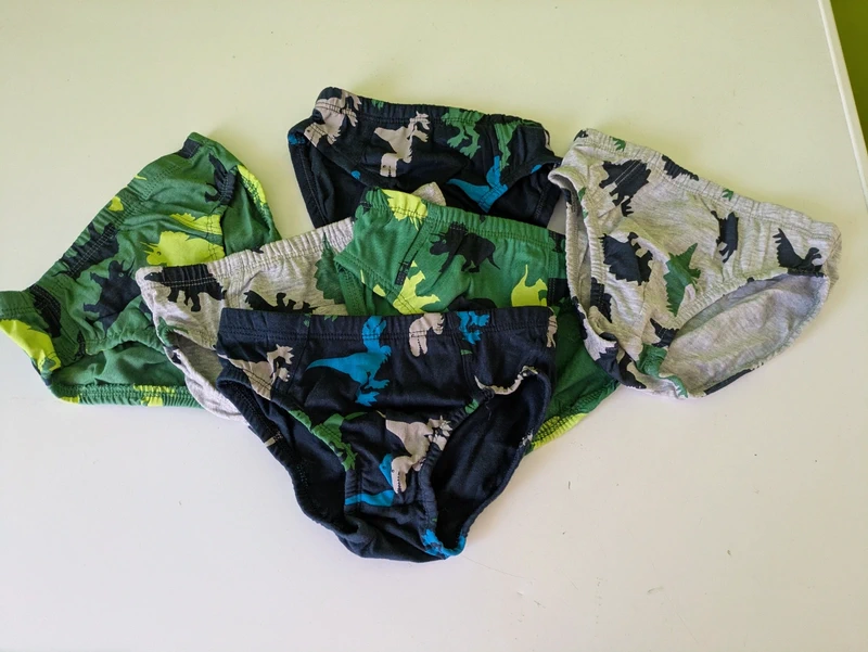 6 DinoSlips Gr.122/128