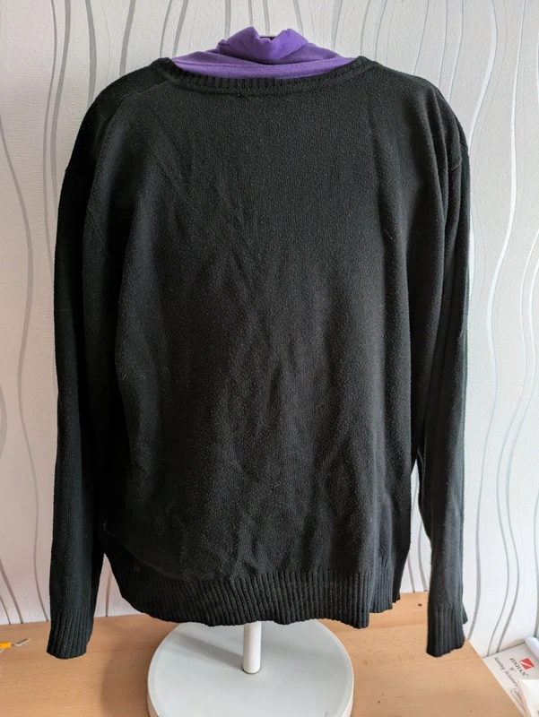 schwarzer Pullover Gr.44/46