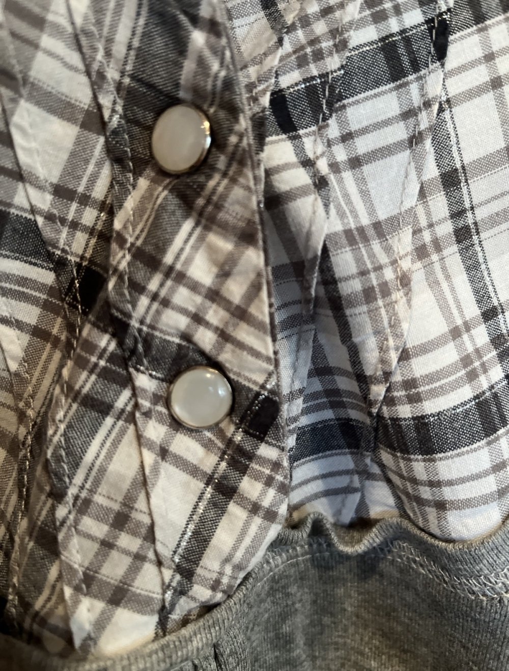 Hübsches T-Shirt von Madonna Shirtbluse grau