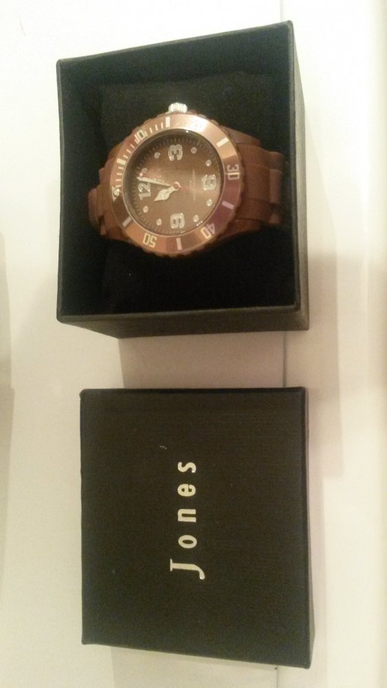 Jones-Uhr, ungetragen bzw. noch mit Neu-Schutz beim Stellrad (siehe 3. Foto),