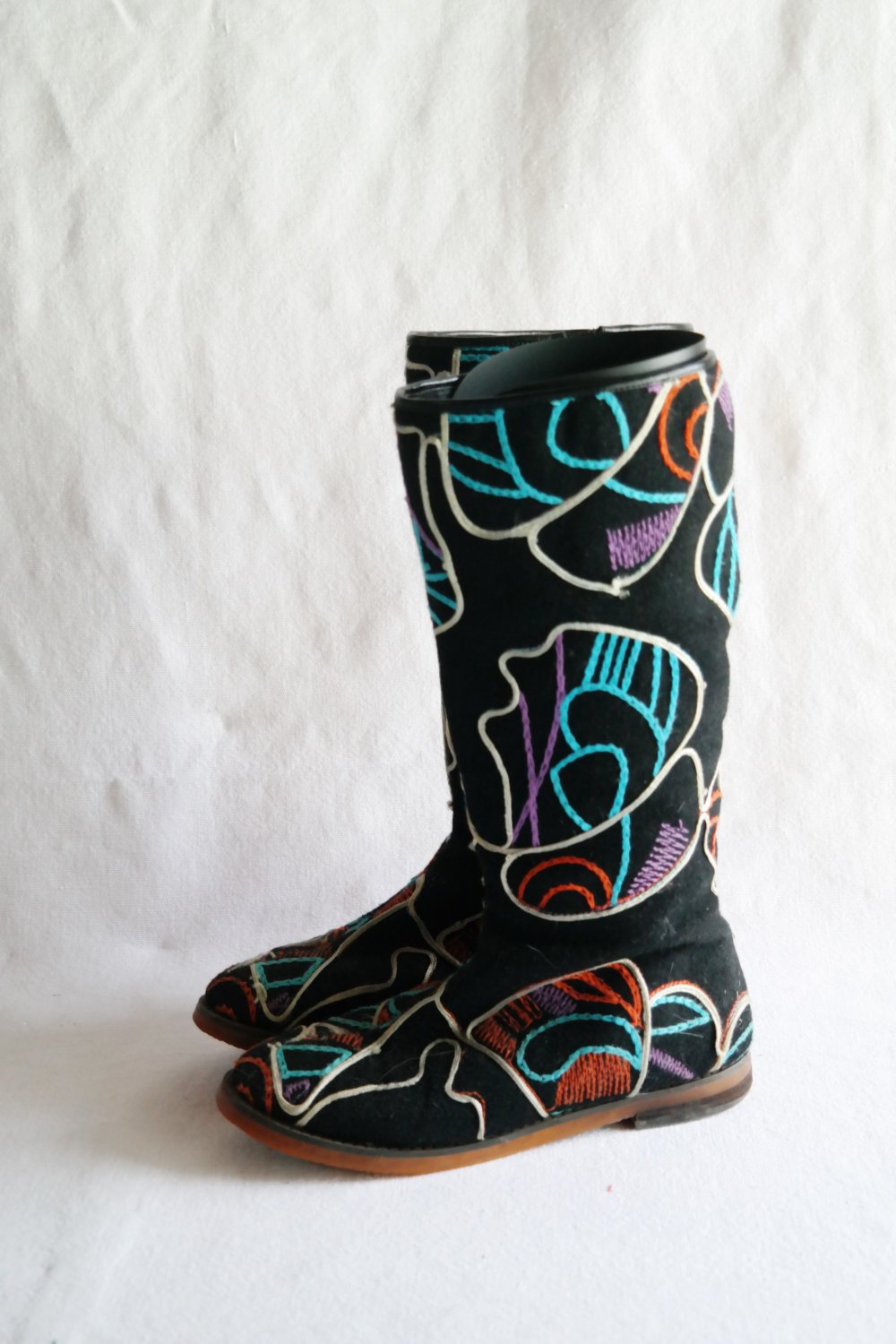 Vintage Stiefel schwarz bunt Wollwalk Hippie Ethno Wolle bestickt 38