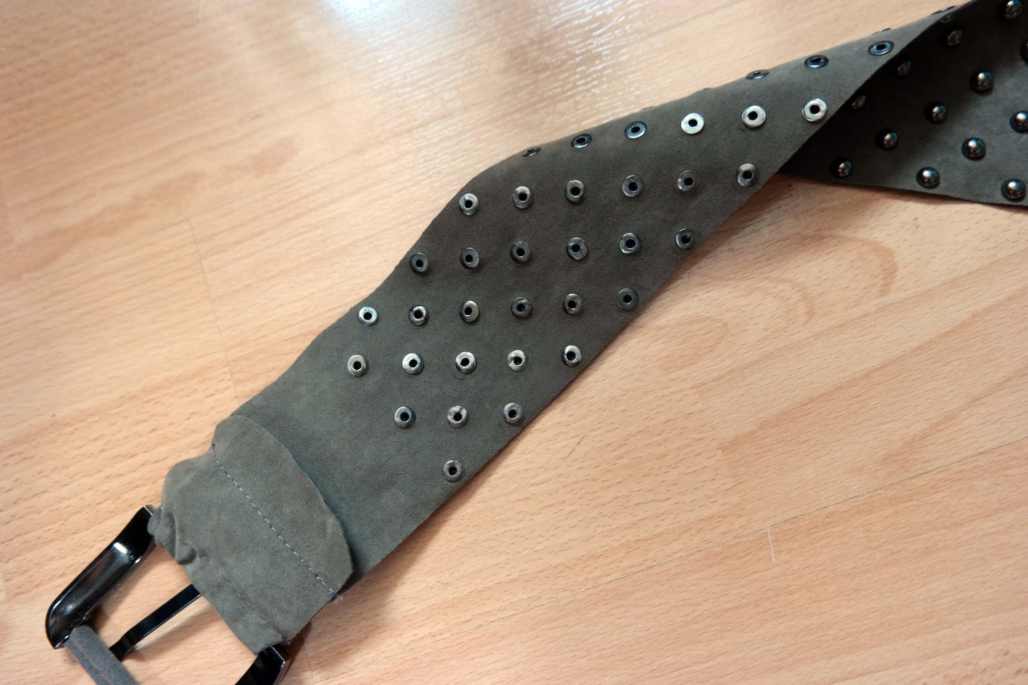 Vintage Breiter Gürtel mit Nieten Taillengürtel Wildleder Look braun 80er 90er 