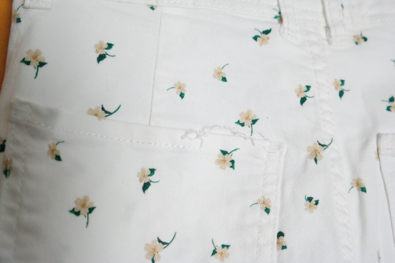 Stradivarius Wide Leg Hose High waist Jeans Jeanshose weiß Blumen Hippie 36 S