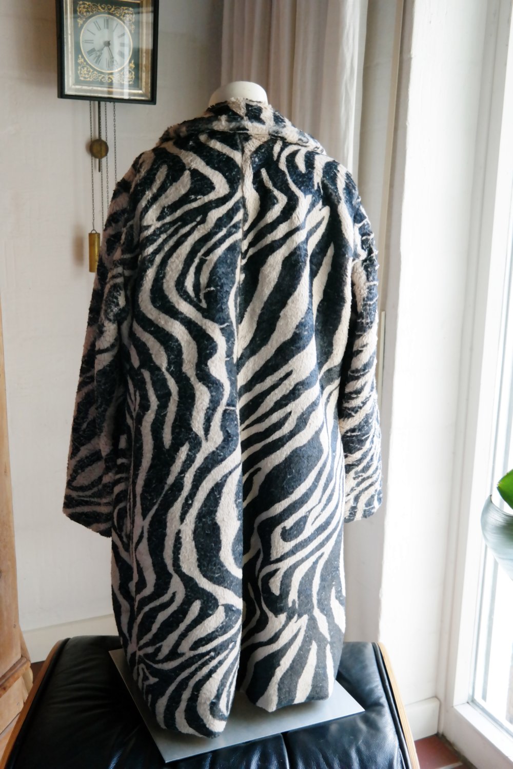 Morgan Mantel Teddyfell Teddymantel schwarz weiß gemustert Zebra M 38 elegant Teddy