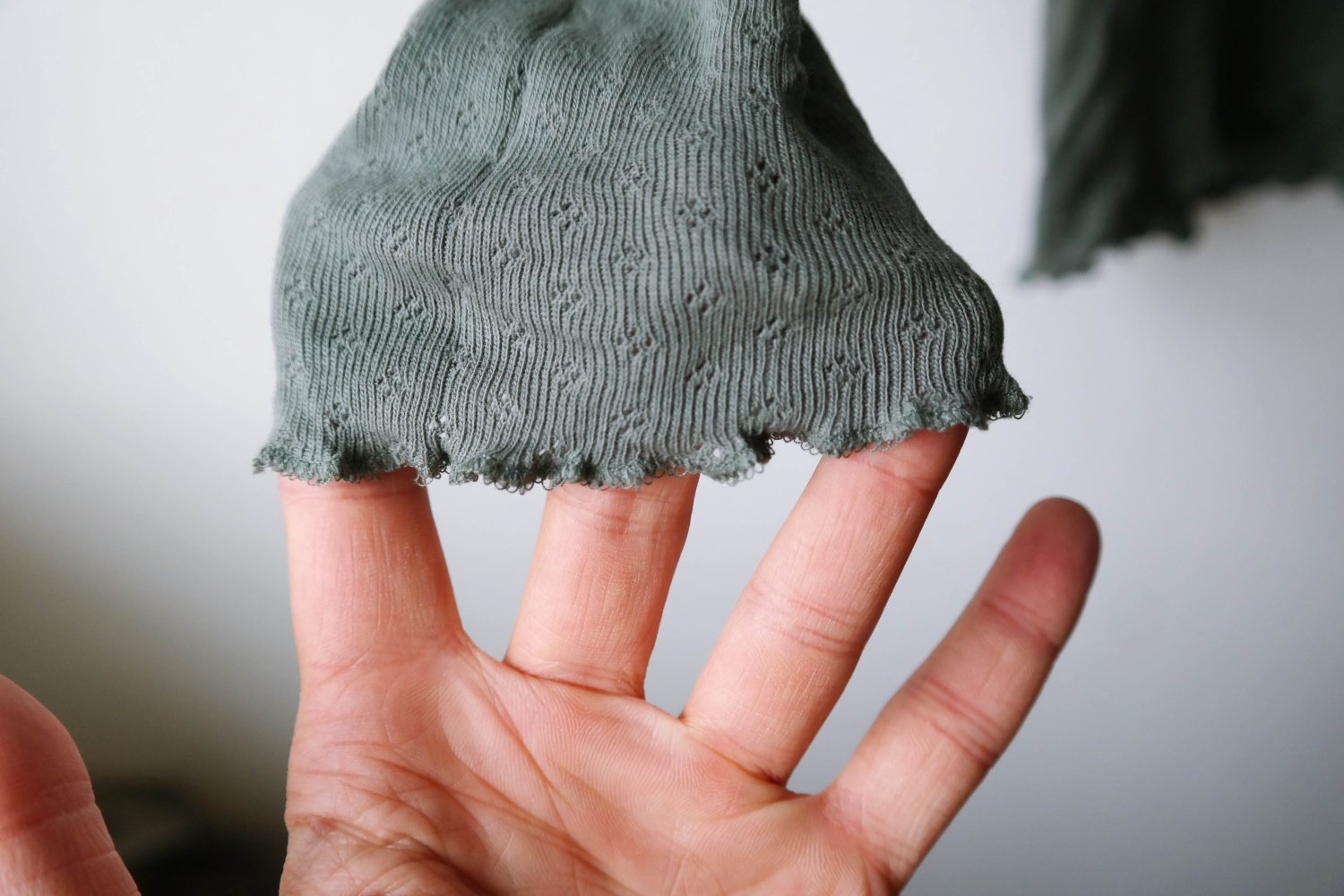 Kaffe Longsleeve Ajourmuster Lochmuster zart khaki Spitze Elfe Fee Hippie S 36 grün