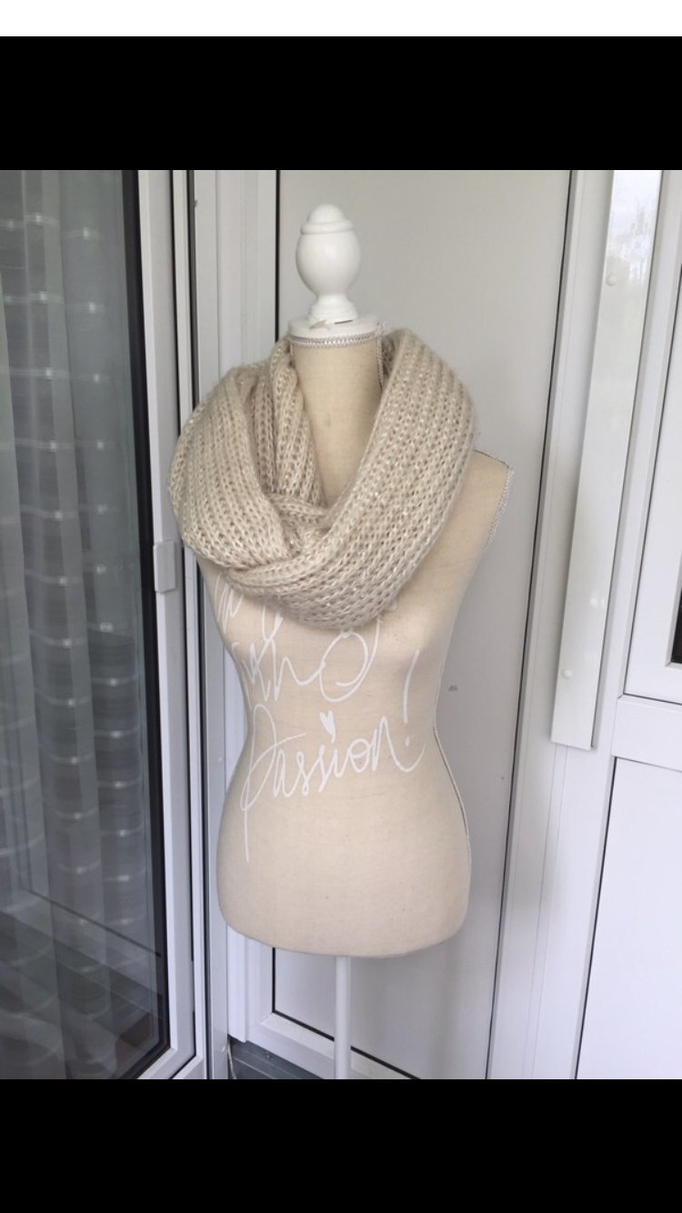 Naturweißes Schlauch Schal 
