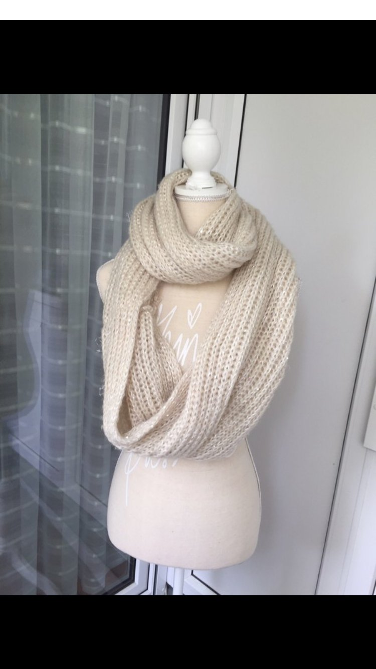 Naturweißes Schlauch Schal 