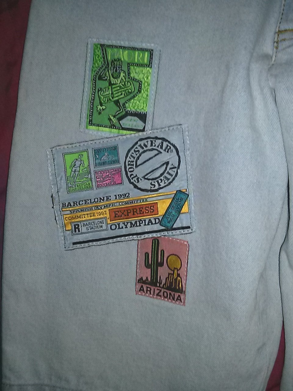 kurze 5-pocket-Jeans mit Appliaktionen- Gr.M (US)