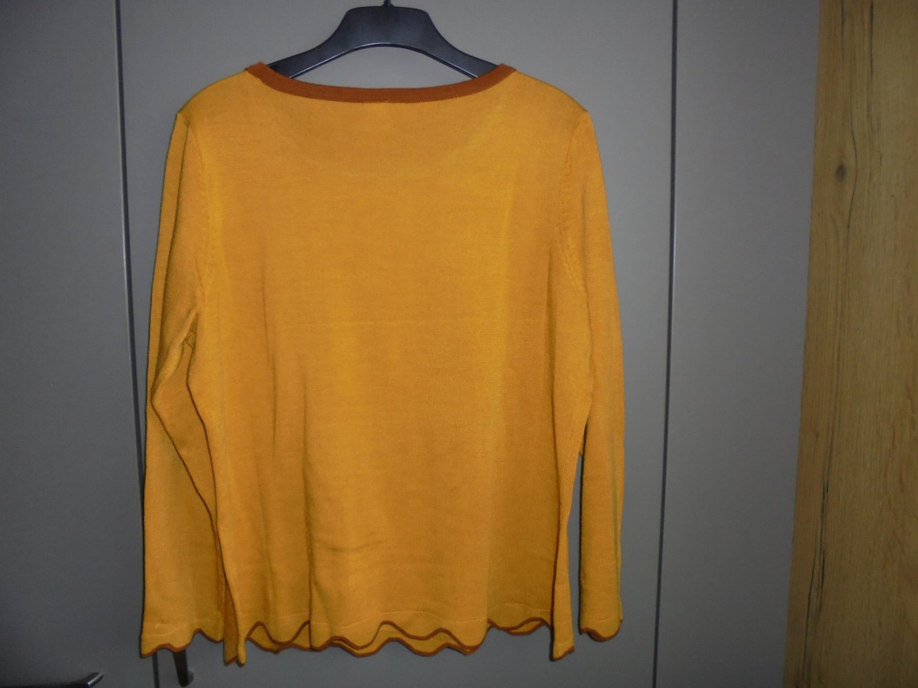 Damen Pullover ockergelb Gr. 46 mit Wellenrand  1 x getragen v. Sieh an
