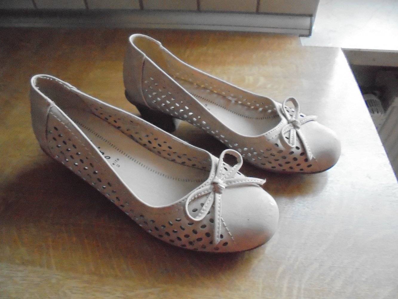 Damen Halbschuh mit Schleife  beige Gr. 36 von Sylvine