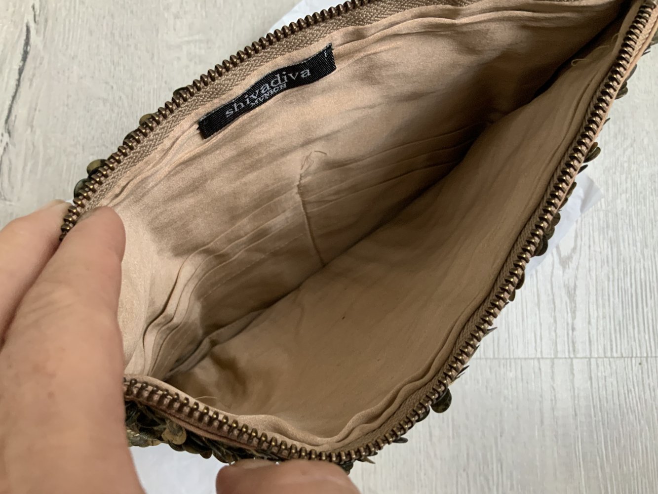 Clutch / Neu mit Etikett / Shivadiva München 