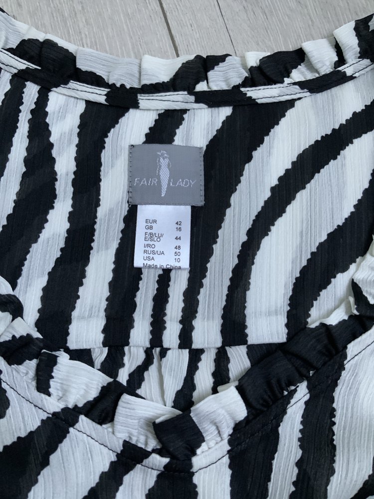 Schwarz / weiße Bluse in gr. 42 