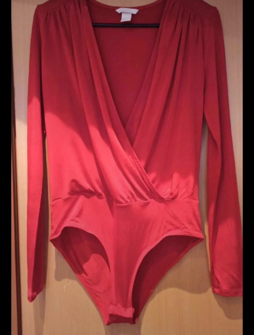 Wunderschöner Body, Größe S, weinrot, H&M