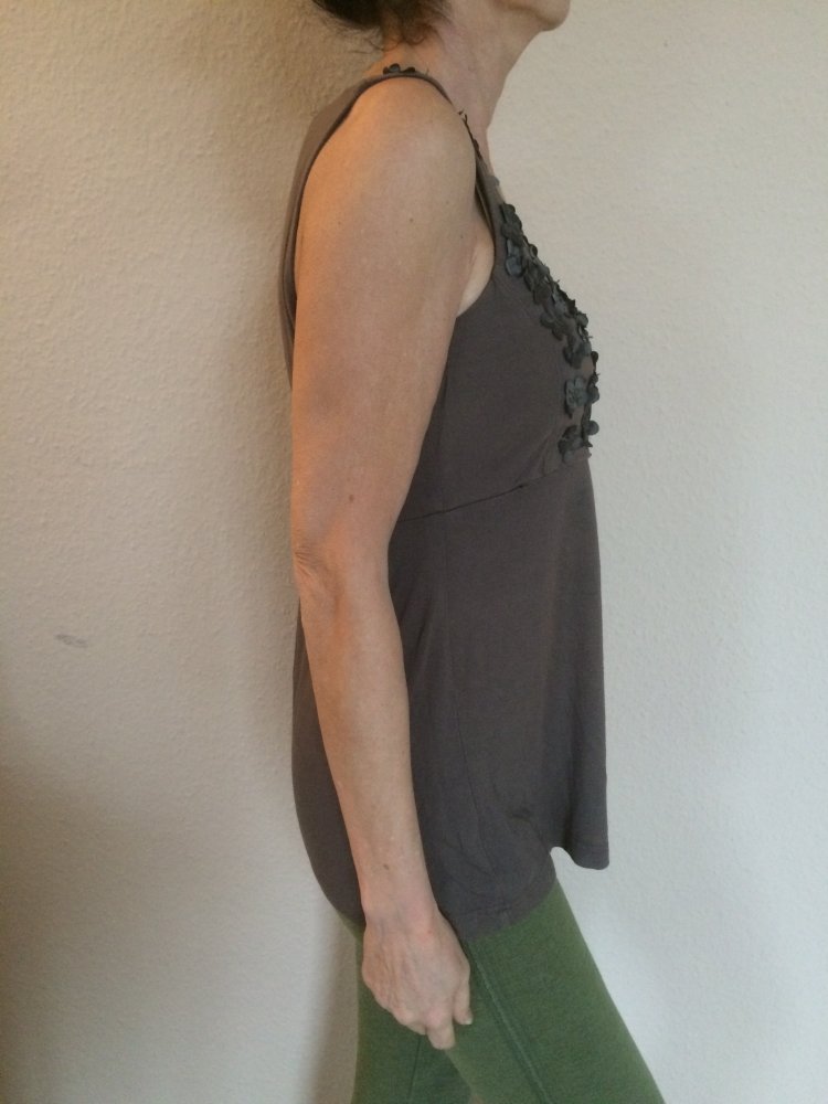 Taifun Tunika Top Shirt Gr.M Taupe Farben mit Struktur Blumen ums Dekolte