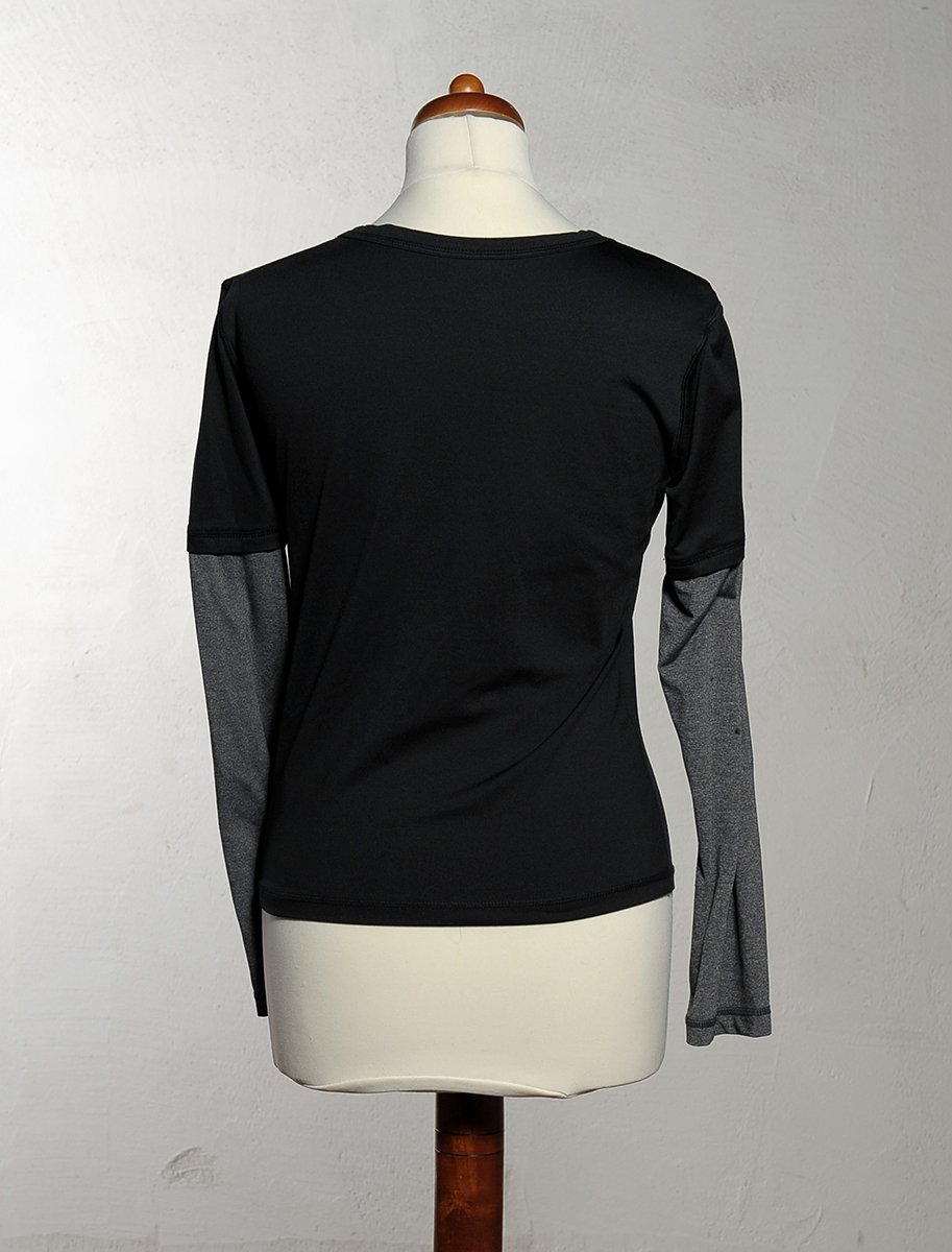 2 Crane Sport Fitness Lauf Training Shirts Gr.S/M schwarz und grau doppellagig über der Brust