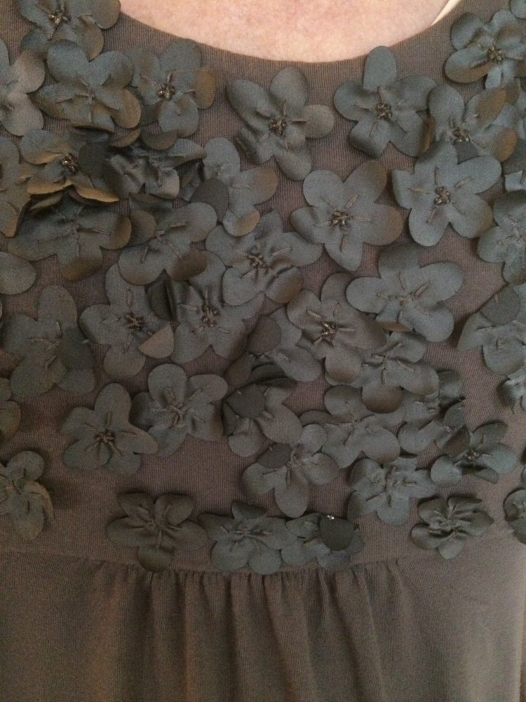 Taifun Tunika Top Shirt Gr.M Taupe Farben mit Struktur Blumen ums Dekolte