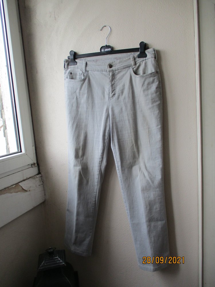 Jeans von Comfort Fit, grau, Grße 42