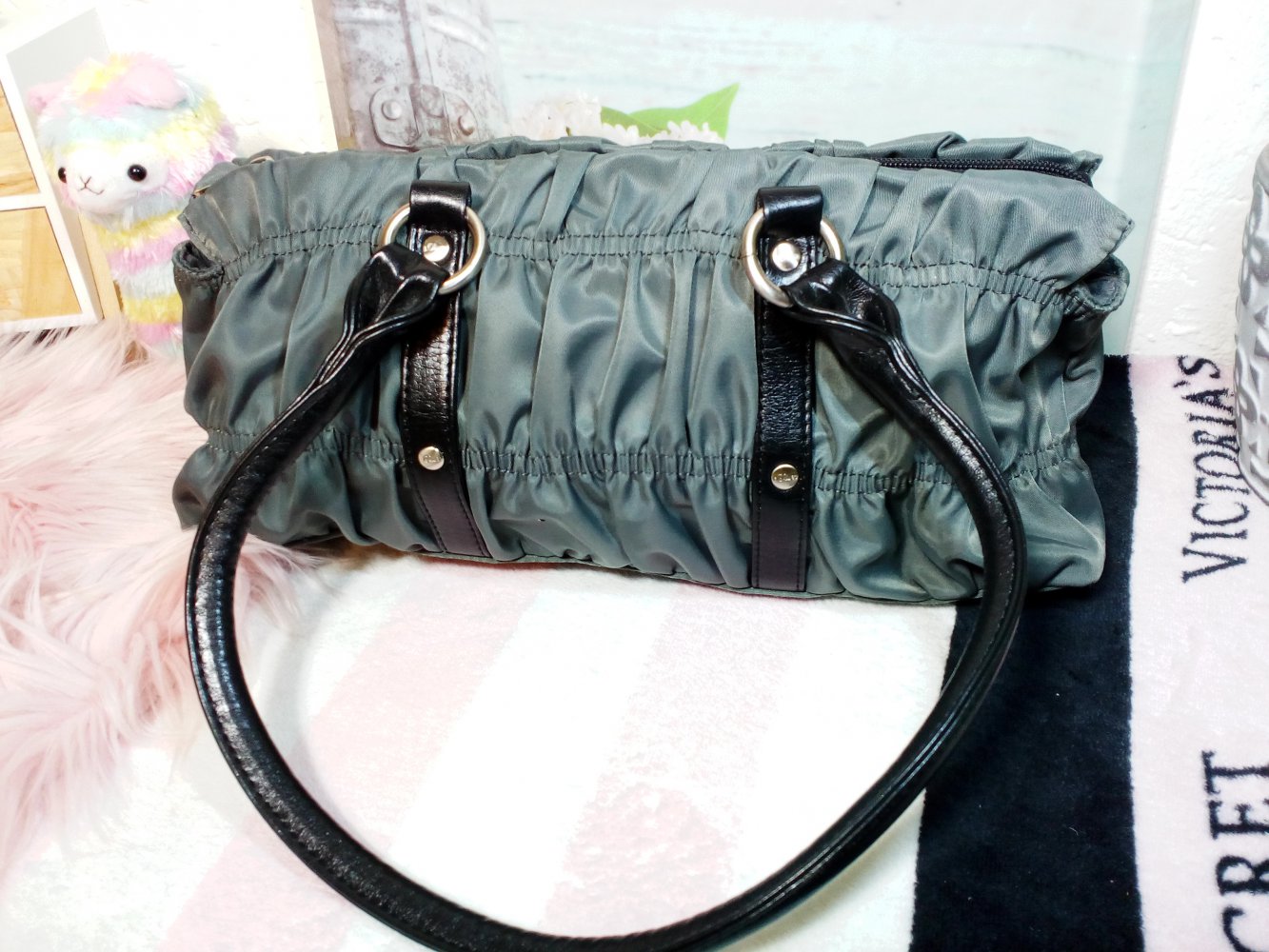 TOP! Exklusive s.Oliver Damen Handtasche gerafft Grau Schwarz Luxus Designer Tasche Grey Bag