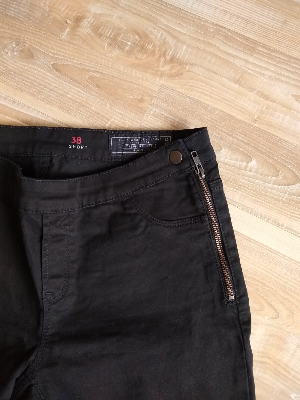 Esprit Hose Gr. 38/Short in schwarz