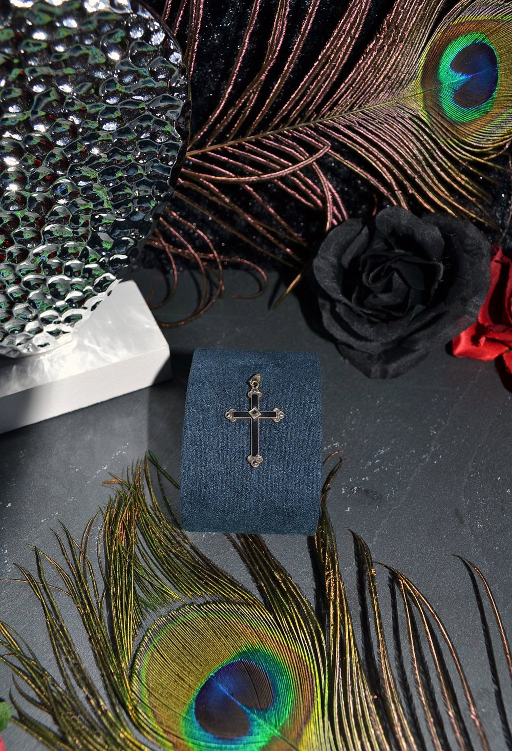 Hübsch verzierter Vintage Ketten-Anhänger „Kreuz“ aus 835er-Echtsilber