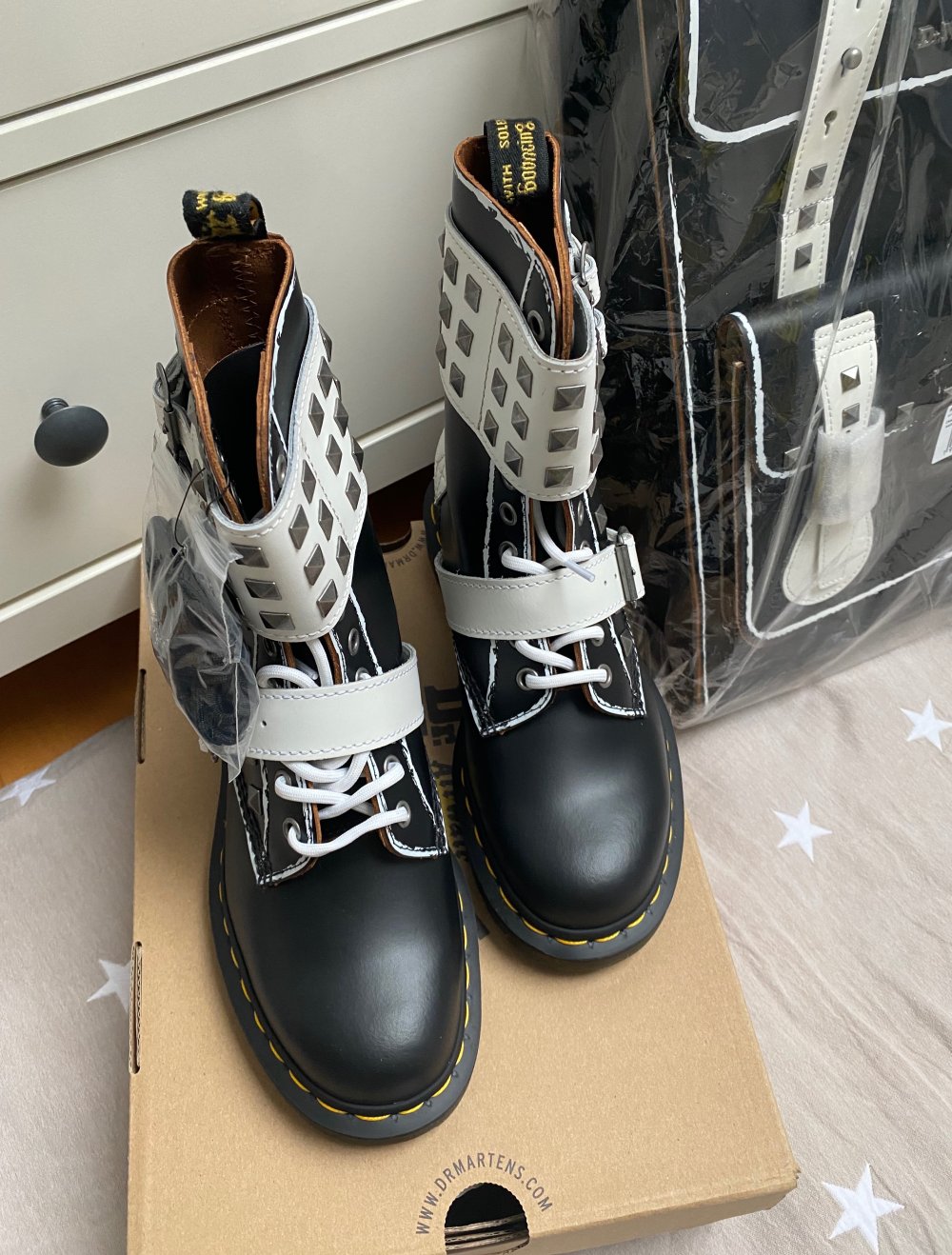 NEU Dr. Martens Joska Stud 1490 Gr. 37