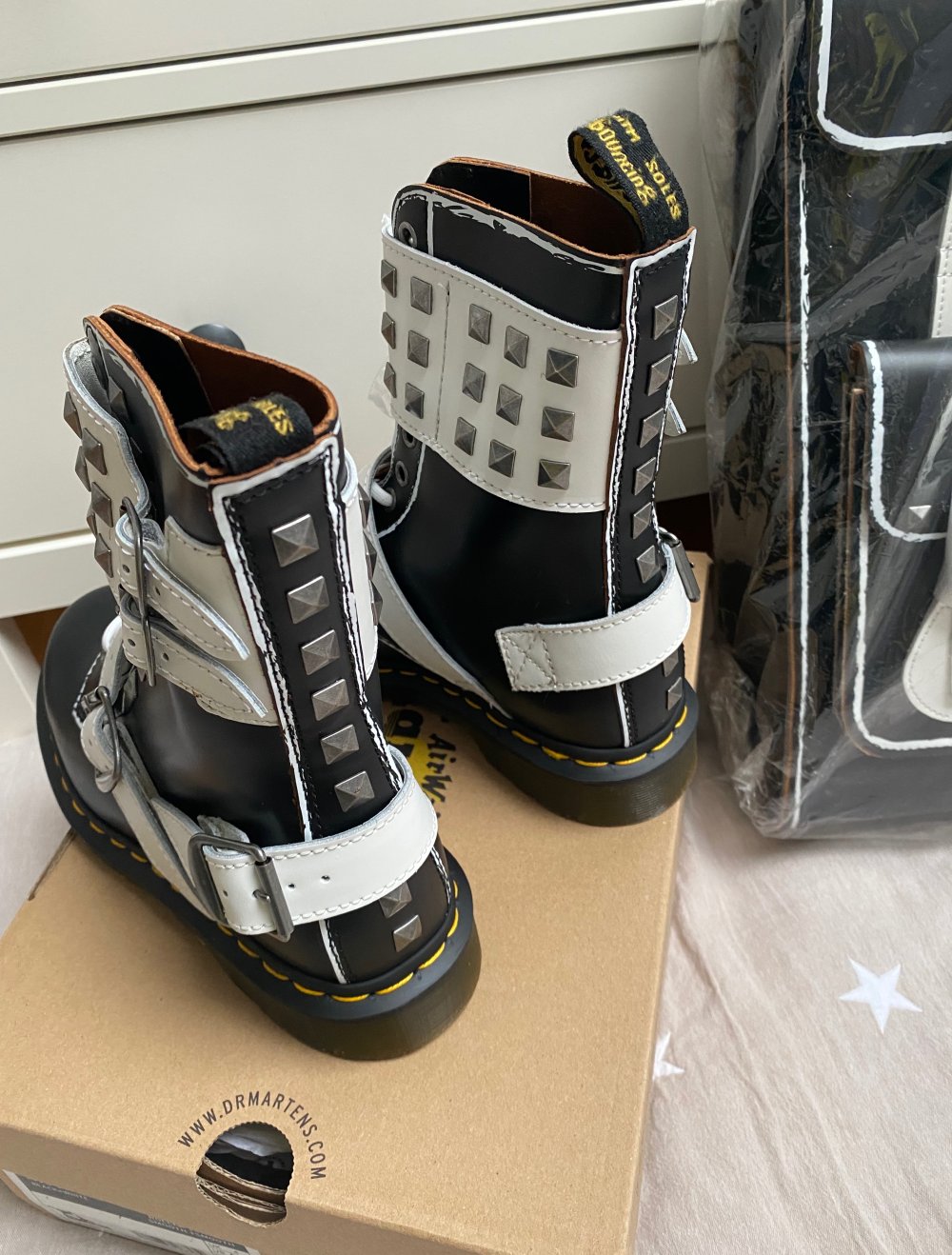 NEU Dr. Martens Joska Stud 1490 Gr. 37