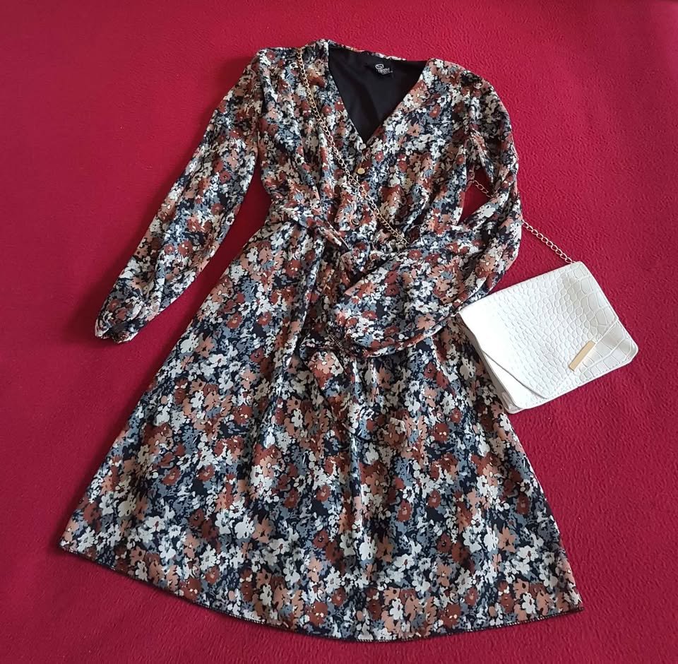 Wunderschönes Kleid gr xs mit Tasche