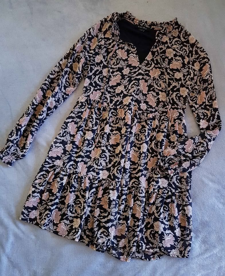 Schönes Tunikakleid gr 34/xs Amisu