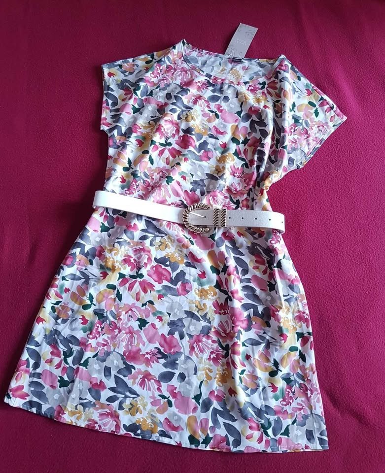 wunderschönes Kleid gr 36 Neu mit Etikett & Gürtel