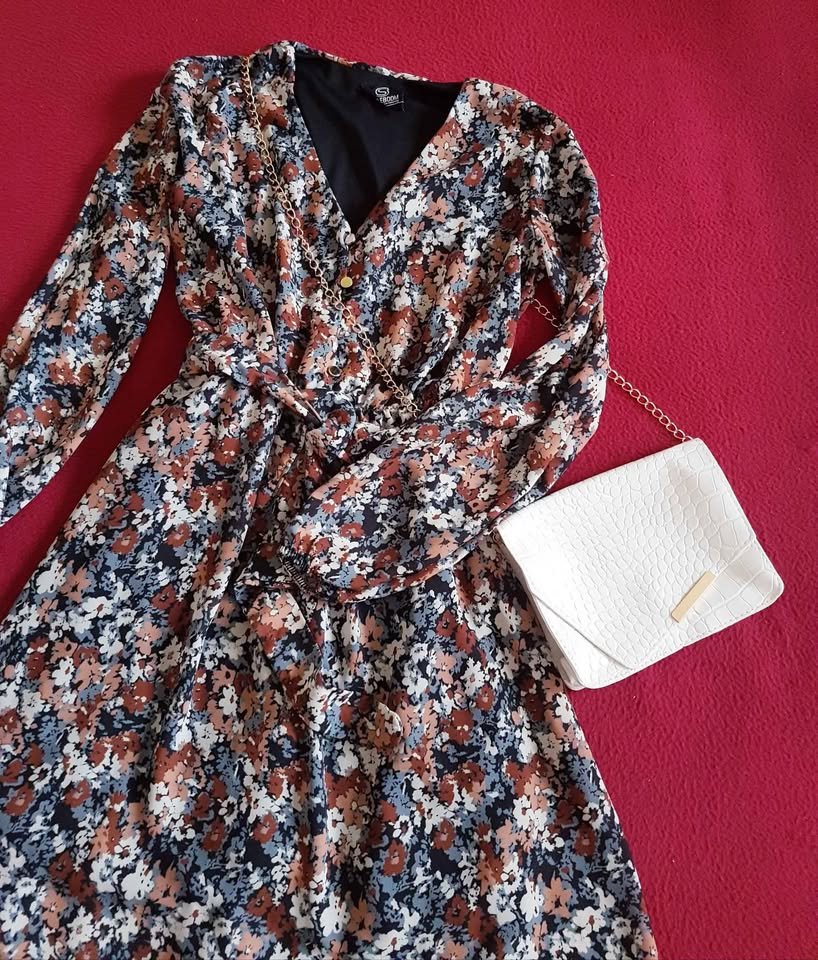 Wunderschönes Kleid gr xs mit Tasche
