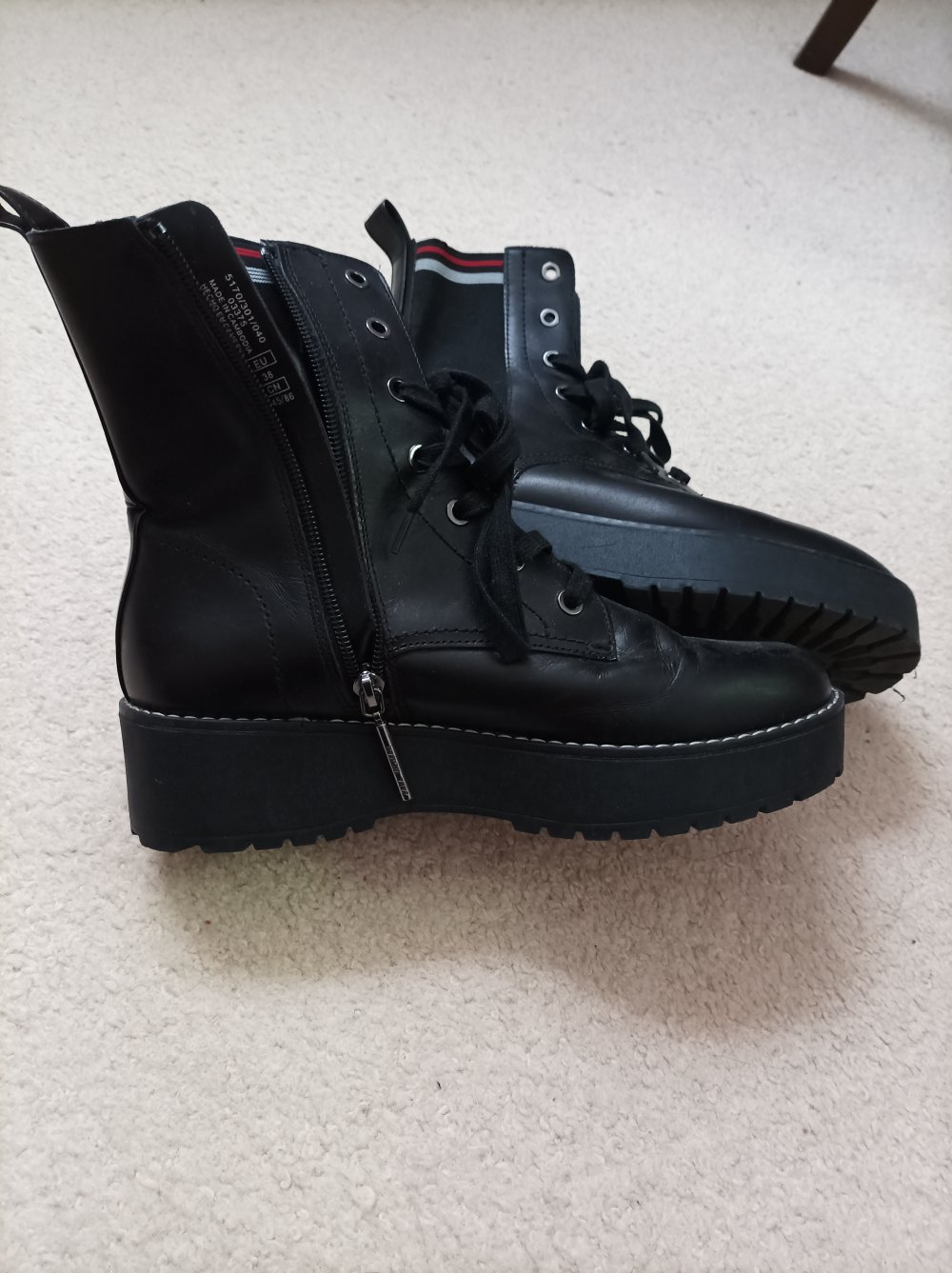 ZARA Woman Plateau Stiefeletten Schnürstiefel Gr. 38 schwarz