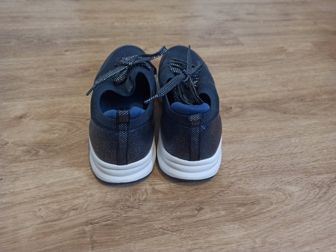 Sehr schöne Sneakers in marienblau von Walkx