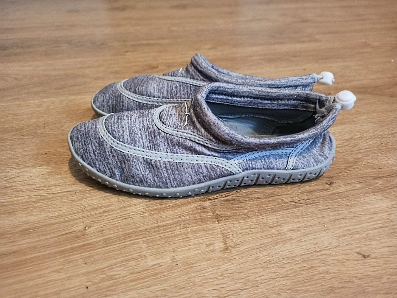 Sehr schöne Sneakers in grau von Blue fin