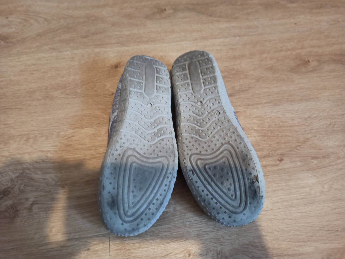 Sehr schöne Sneakers in grau von Blue fin