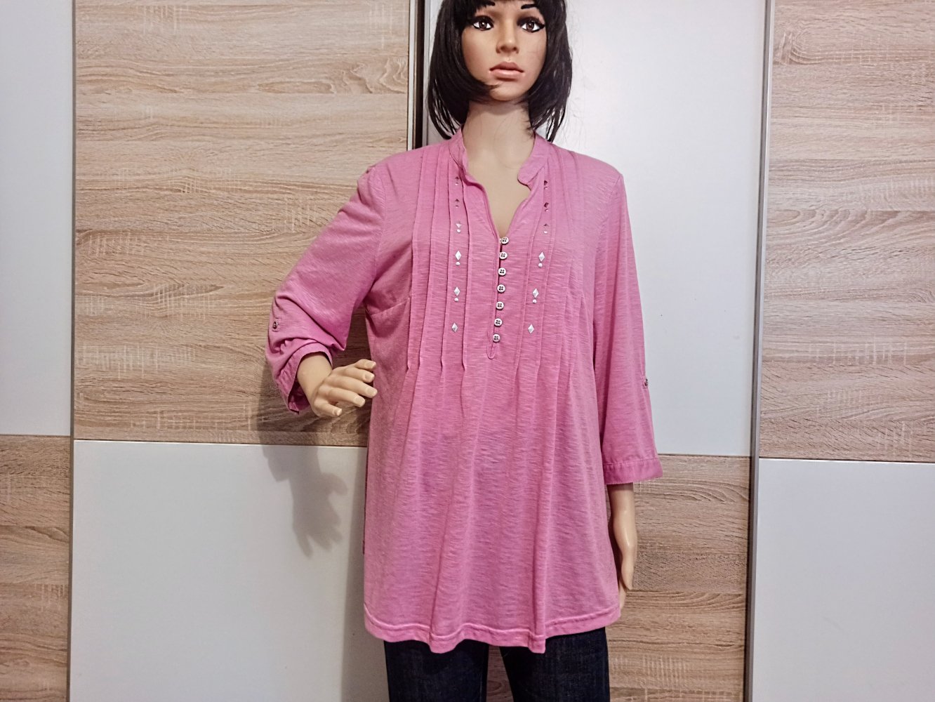 Schönes Langarm-Shirt in Rose mit Strasssteinen