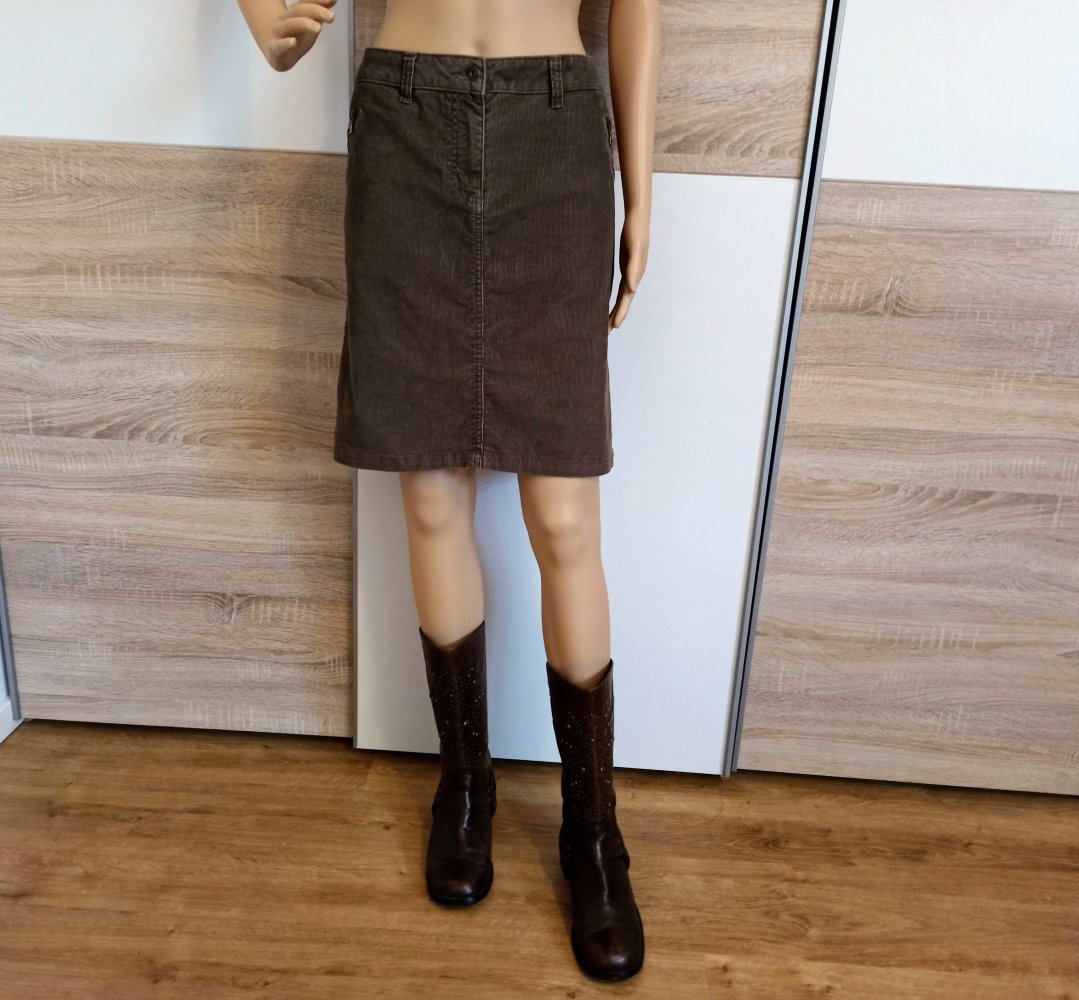 Schöner Rock in hellbraun von Woman TCM