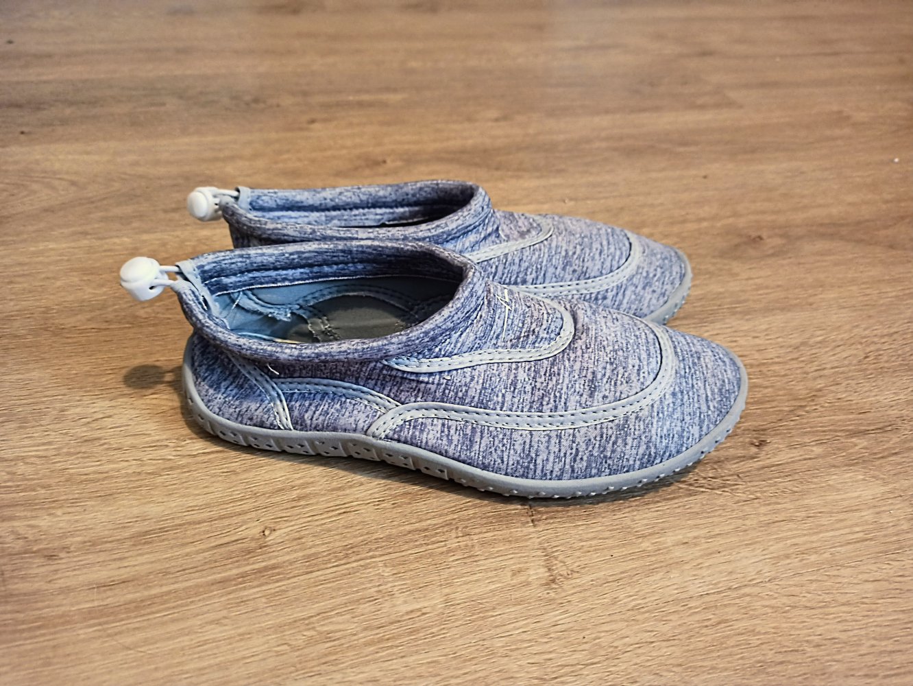 Sehr schöne Sneakers in grau von Blue fin