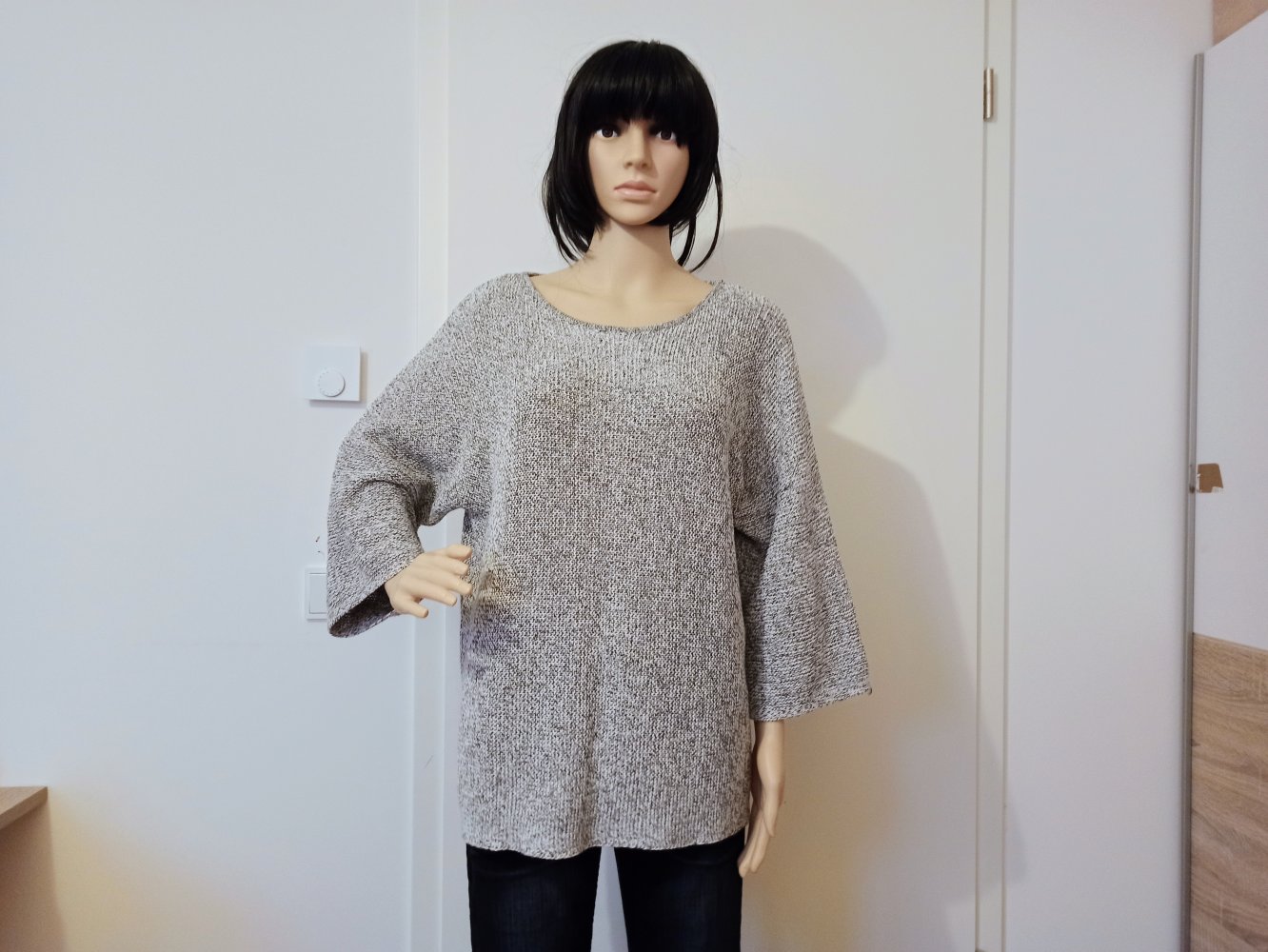 Schöner Pullover in grau von Basic