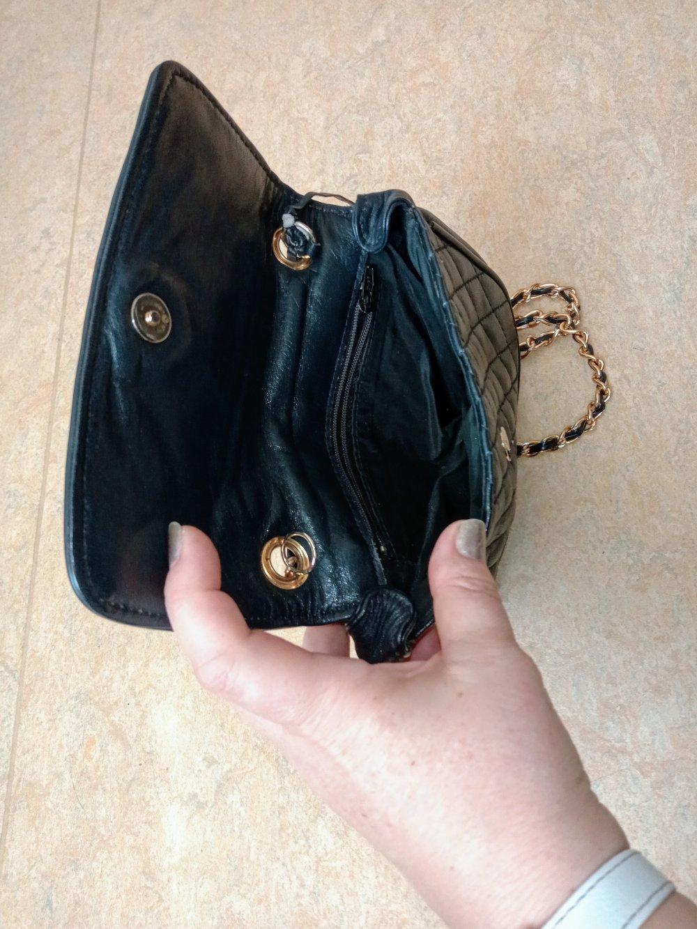 Schöne Damen Echtleder Hand Tasche in Farbe Marienblau 