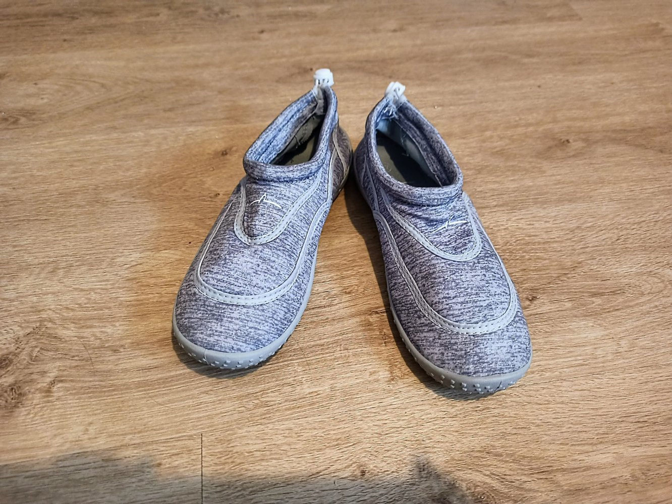 Sehr schöne Sneakers in grau von Blue fin