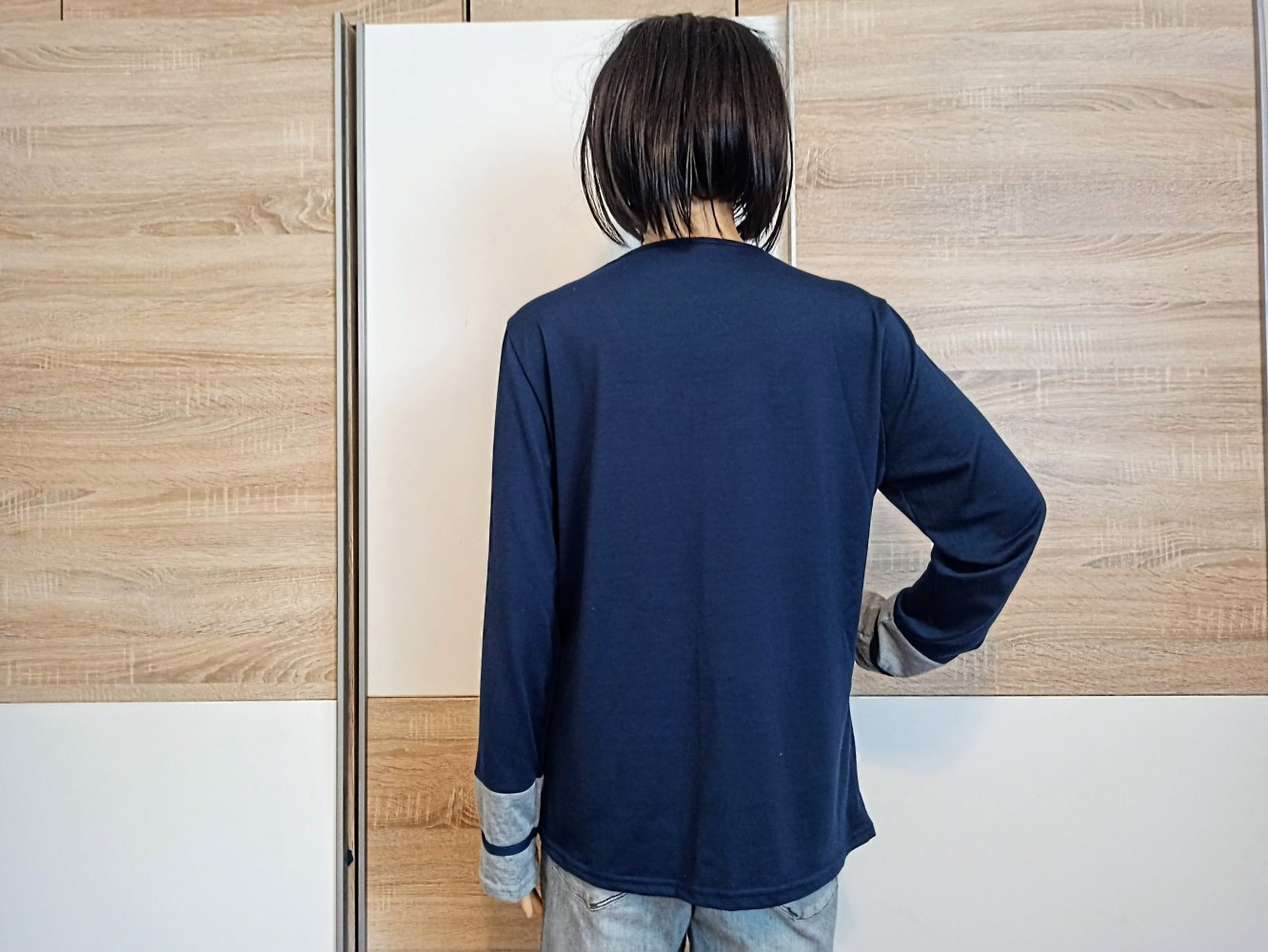 Schönes Langarm-Shirt in marienblau/grau