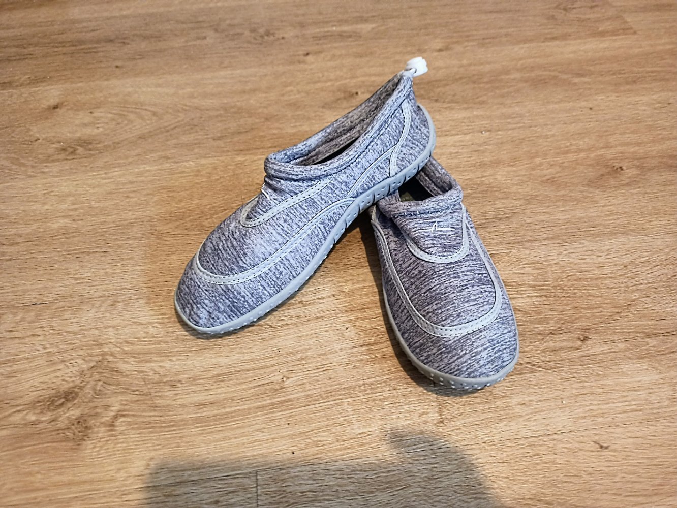 Sehr schöne Sneakers in grau von Blue fin