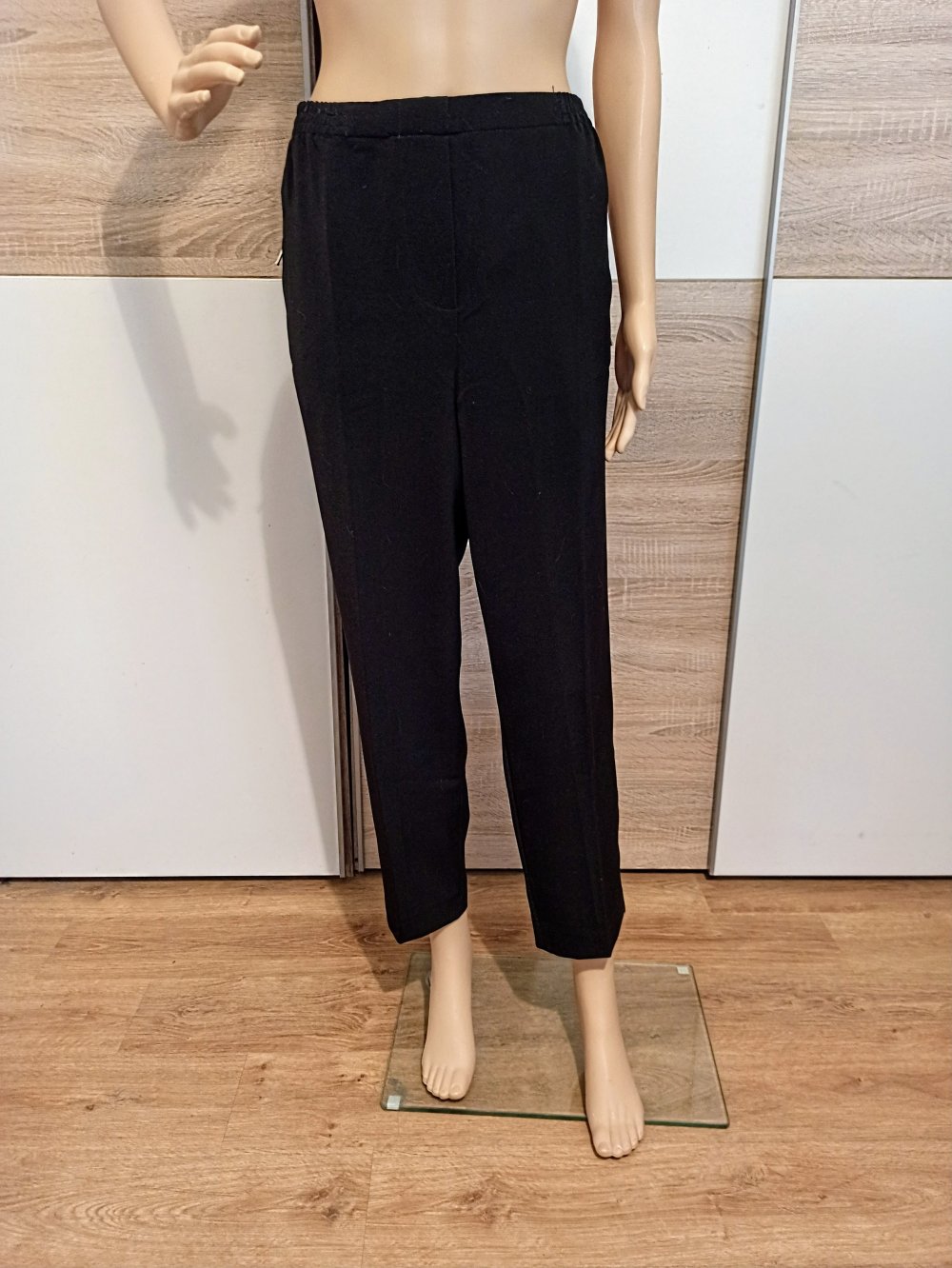 Schöne Hose in schwarz von Euro Neumode