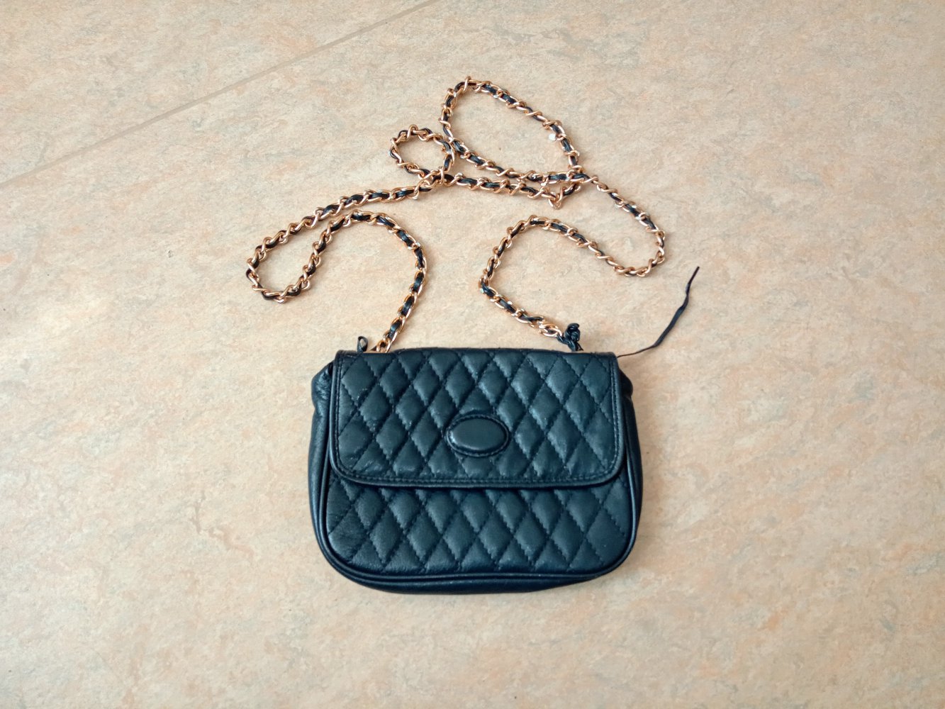 Schöne Damen Echtleder Hand Tasche in Farbe Marienblau 