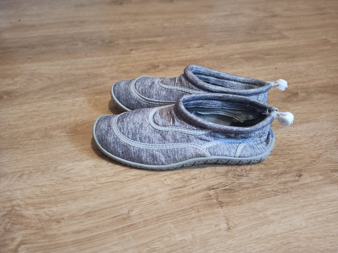 Sehr schöne Sneakers in grau von Blue fin