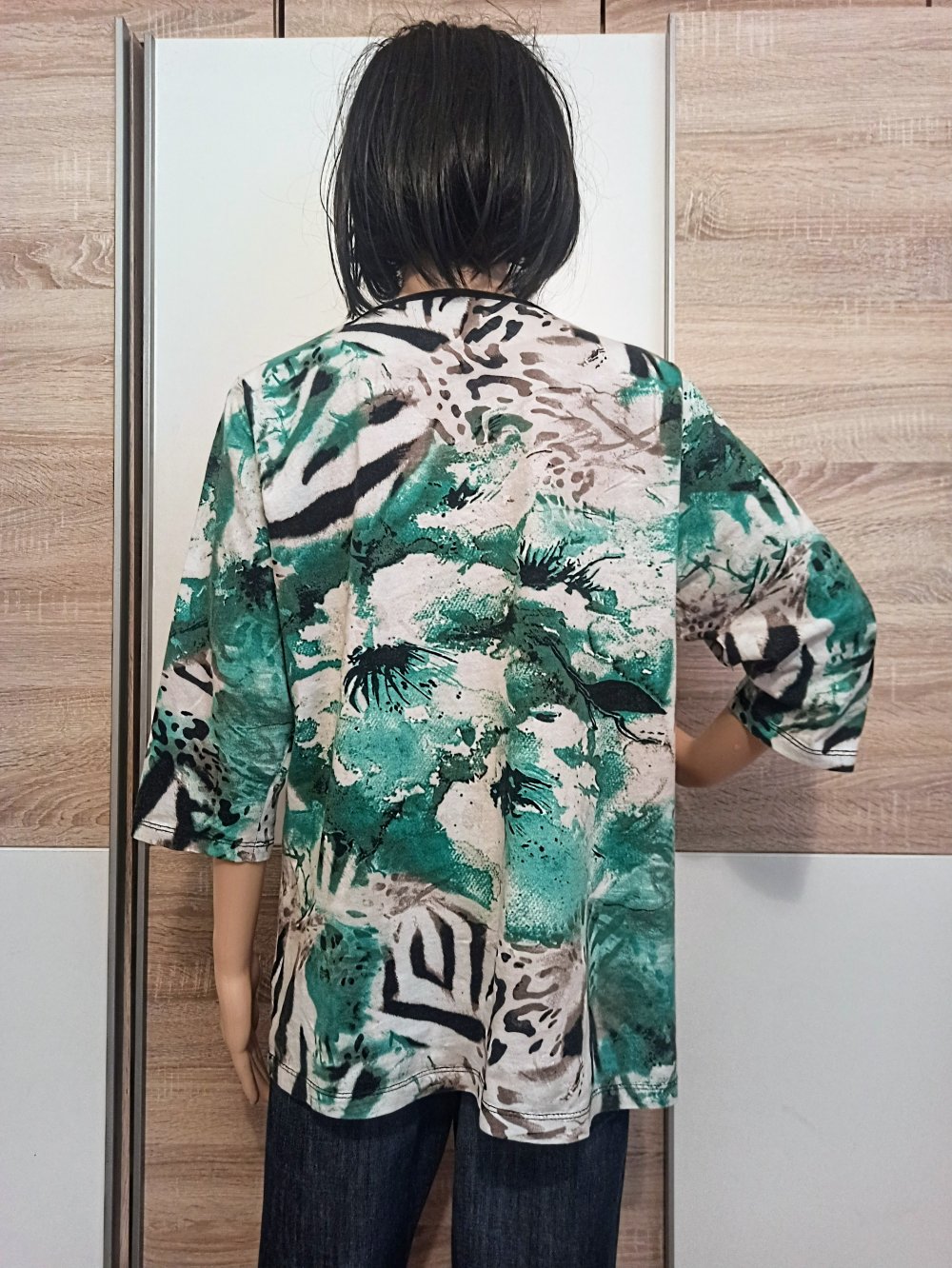 Schönes bunter Langarm-Shirt schwarz/weiß/grün